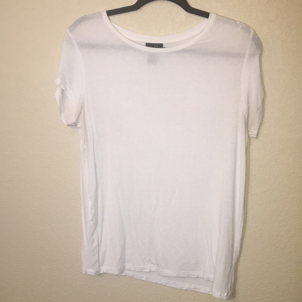 White tee never worn